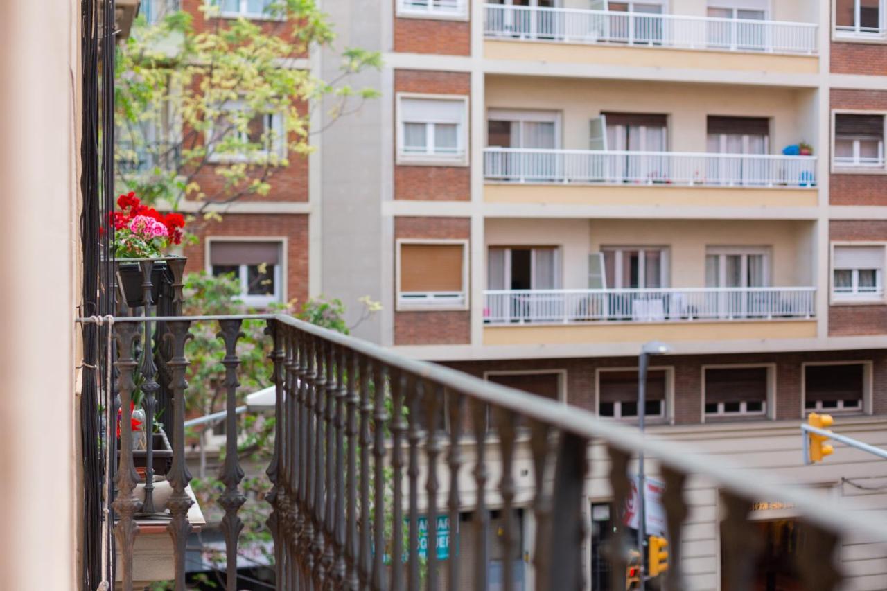 Aparteasy - Turo Park With Lovely Balcony برشلونة المظهر الخارجي الصورة
